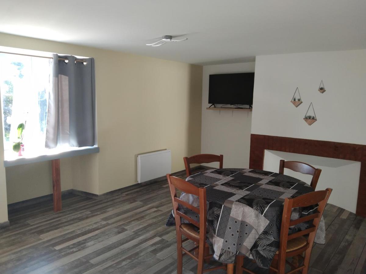 Sur La Colline Apartment Sousceyrac Exterior photo