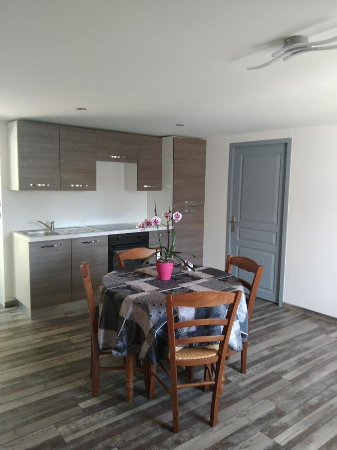 Sur La Colline Apartment Sousceyrac Exterior photo